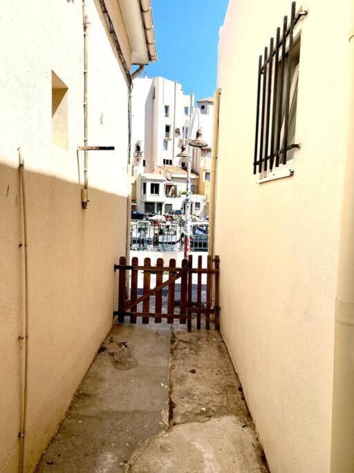 Апартаменты Le Cabanon Du Vallon Des Auffes Марсель Экстерьер фото